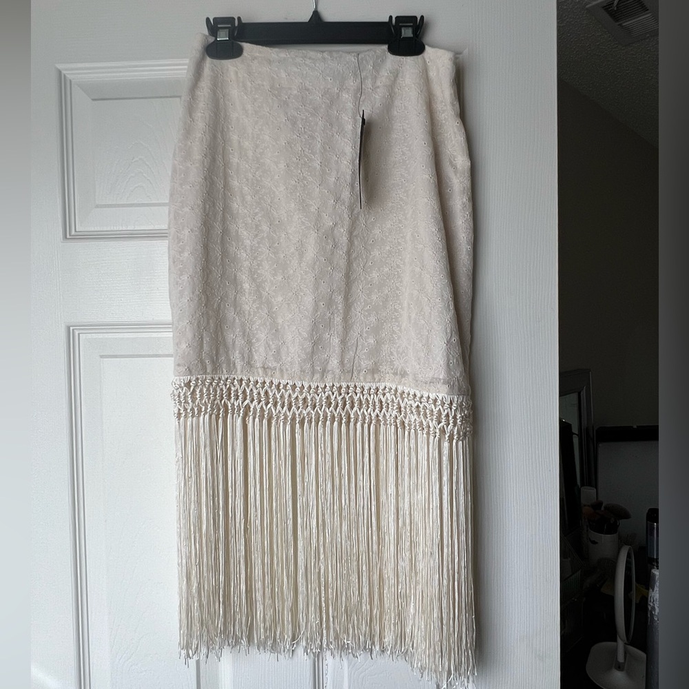 Lulus skirt. NWT. SMALL